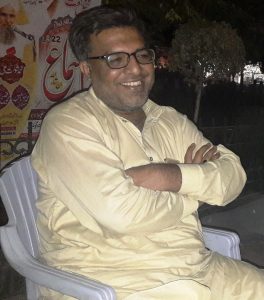 aamir-hussaini-laughing