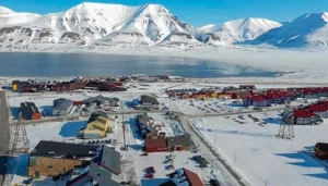 Panoramic view of Longyearbyen, the Norwegian town where dying is legally banned — image from Business Day website.